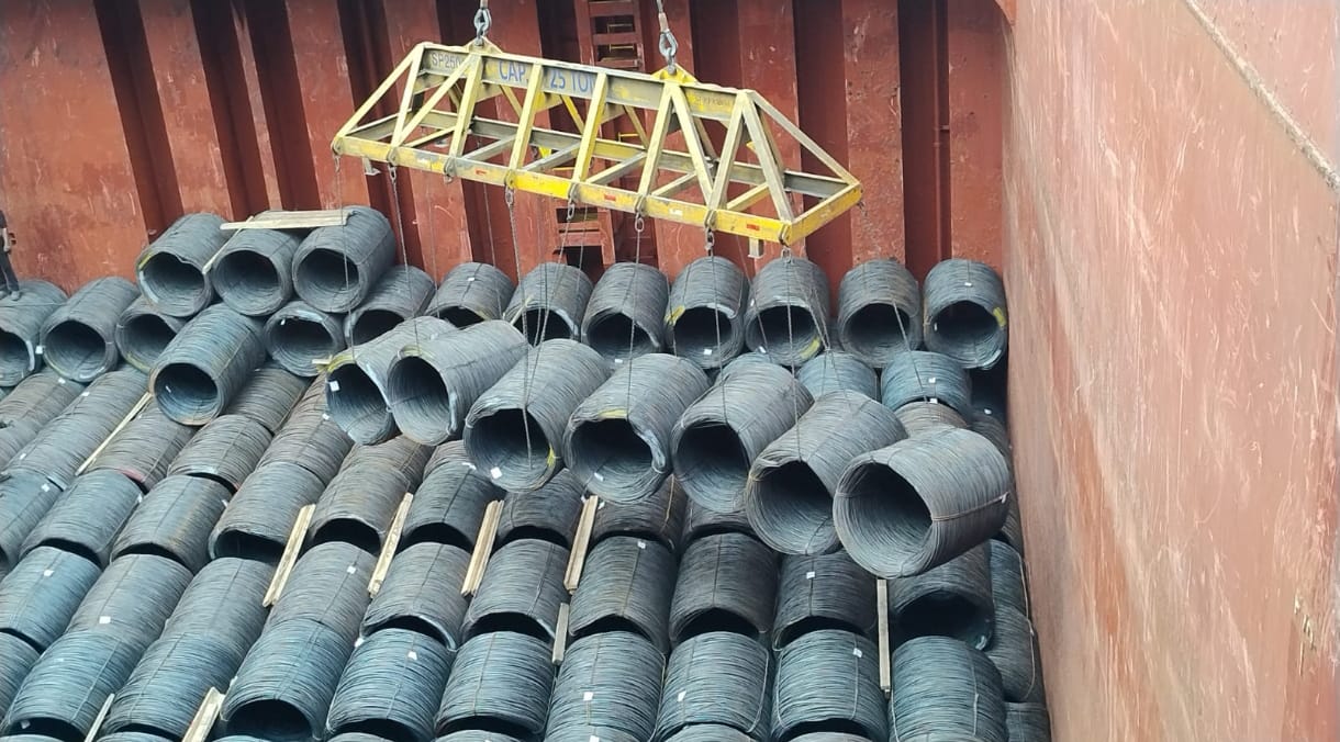 Draft survey markings on a vessel